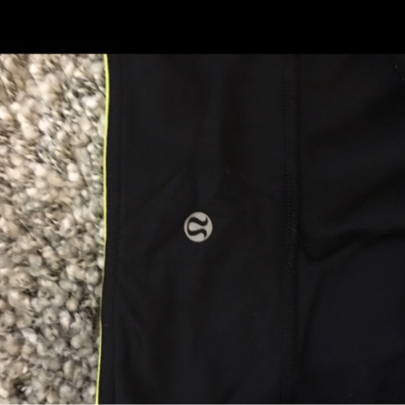 Lululemon cropped leggings - Picture 2 of 4